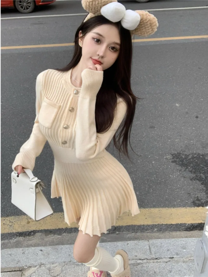 Spicy Girl High end Sexy Slim Fit Long sleeved Underlay Knitted Dress Women\'s 2024 Autumn/Winter Small Tall Pleated Skirt DS2T