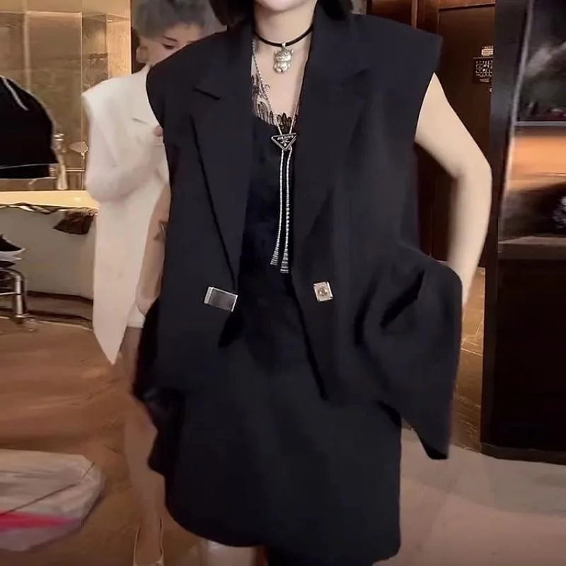 2026 New Irregular Suit Vest Suit Women's European Fashion Design Sense Sleeveless Suit Jacket High-waisted Shorts Two-piece Set