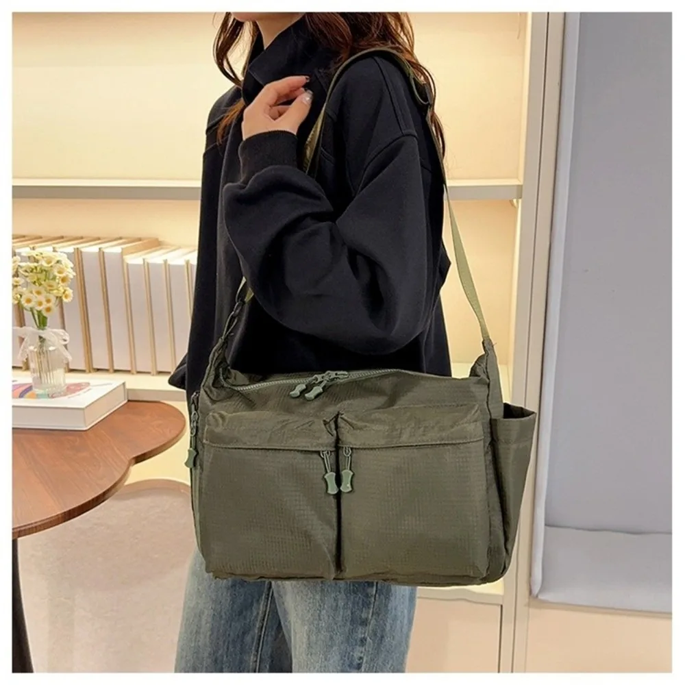 Nylon-Umhängetaschen, große Kapazität, Design mit mehreren Fächern, einzelne Schultertasche, leicht, lässiger Stil, Tragetasche mit mehreren Fächern. – Detail 6
