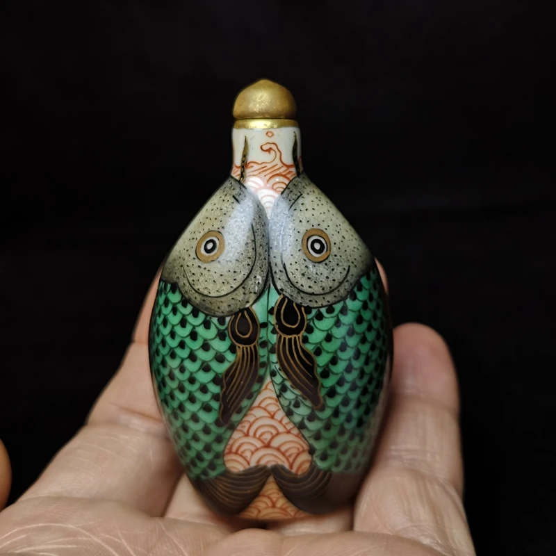 1919 Antique art Size 3 Inch Mark Chinese Qing Qianlong Porcelain Painting Two Fish Statue Snuff Bottle Collection Decoration