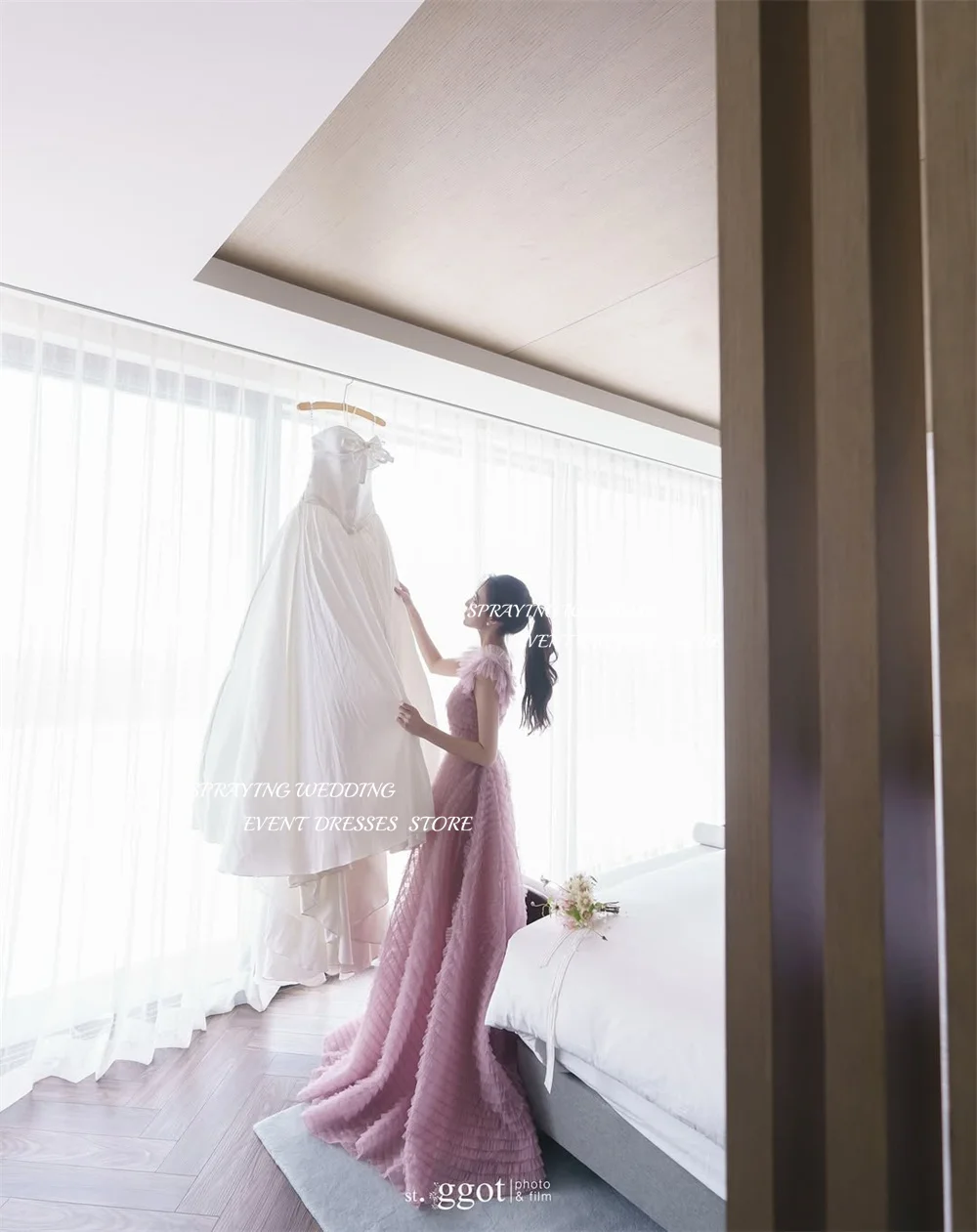 SPRAYING princesa cuello en V vestidos de noche con tirantes Corea sesión de fotos de boda tul una línea vestido de fiesta largo escalonado corsé personalizado