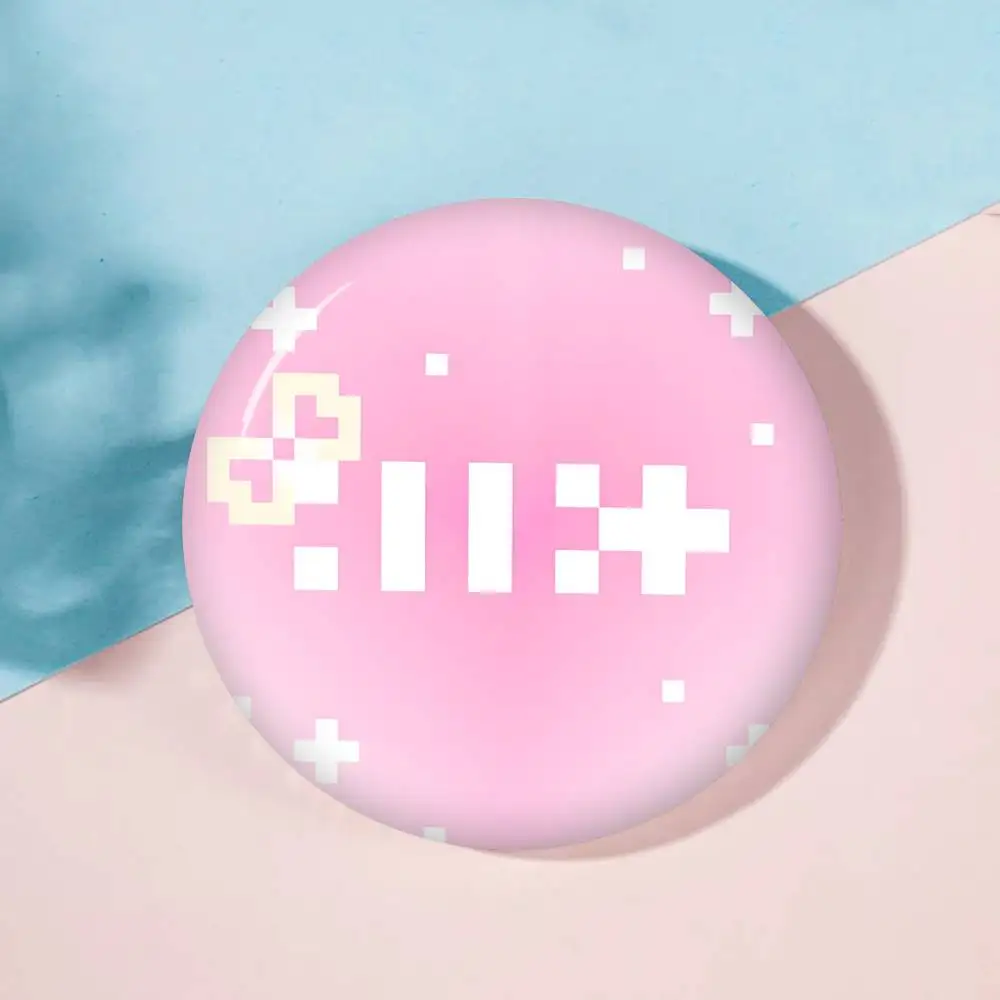 ILLIT Mini-Album Anime Anpassbare Soft-Button-Pins für Frauen, Kreativer Schmuck, Lustiges Abzeichen, Cartoon-Liebhaber-Mütze – Detail 14