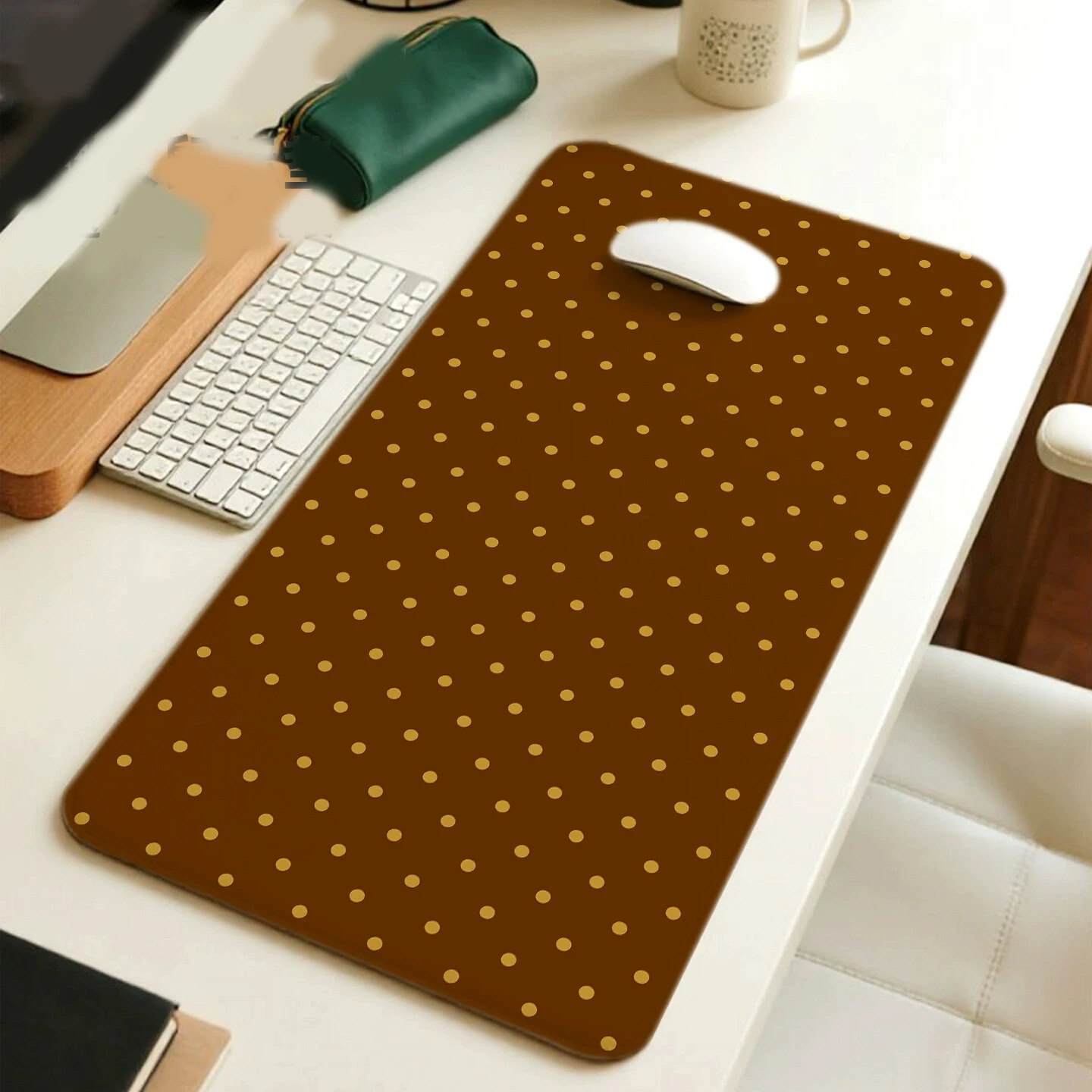 Koreanisches Ins Braunes Polka Dot Art Mauspad für Herbst und Winter |   XXL Illustration PU-Leder-Schreibtischunterlage für Laptop Premium-Dekor
