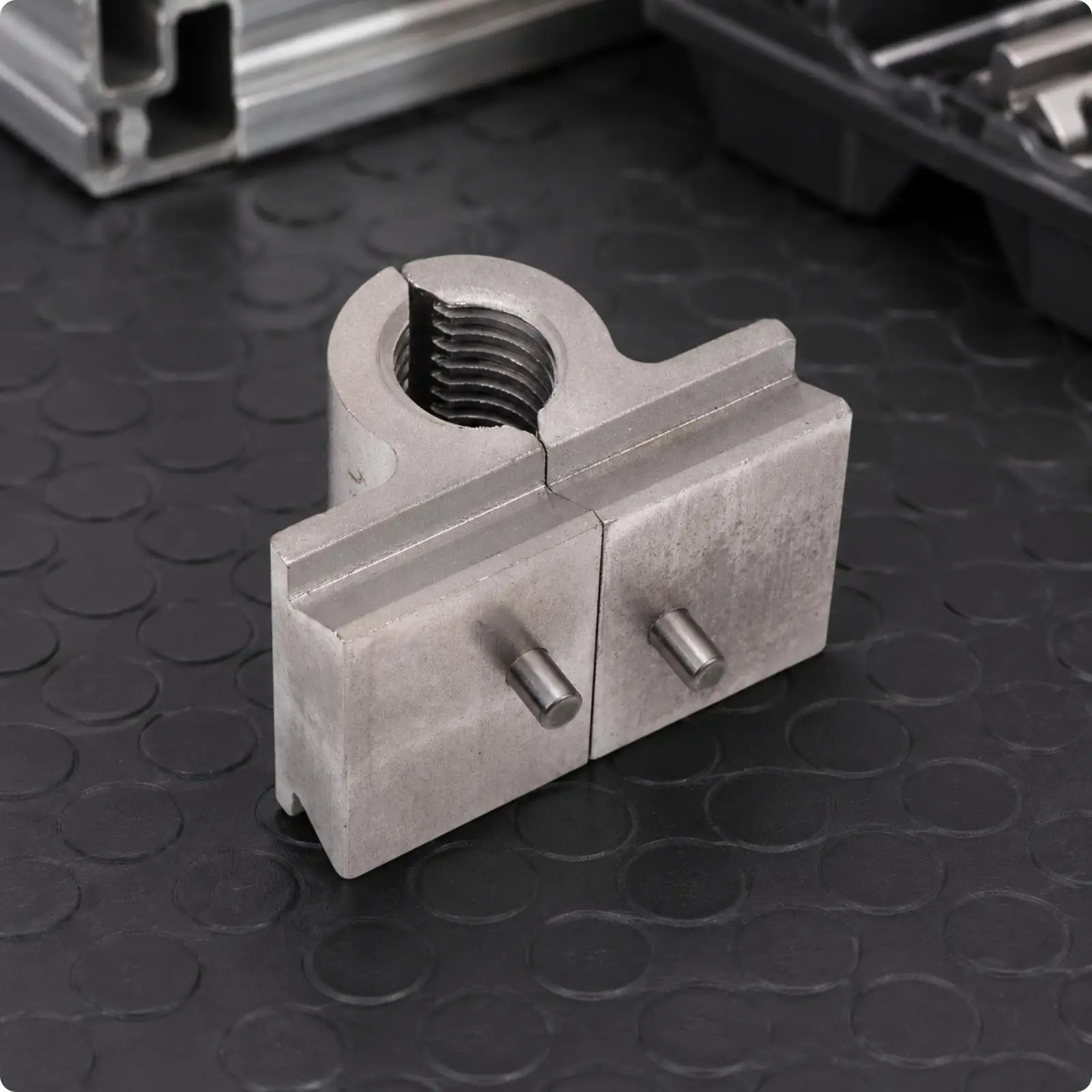 16mm Split Nut with Locking Pins Clamping Fastener for Retrofit Threaded Rod Without Disassembly