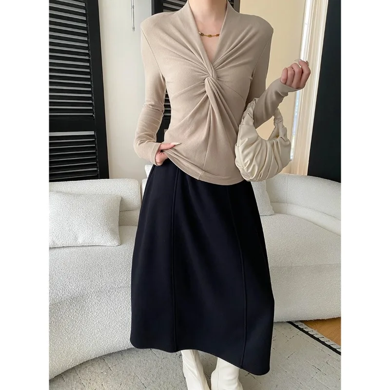 French Style V-neck Twisted Fit Slimming Base Shirt Long Sleeved T-shirt