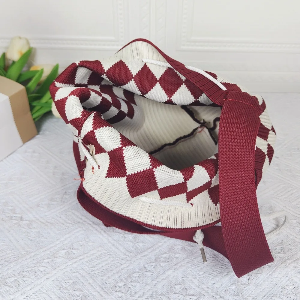 Hot Sale Large Capacity Knitted Bag Trendy Casual Handbags Commuting Bag Sexy you sexy thing the best of hot chocolate 2 cd