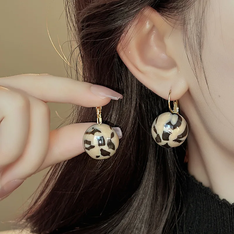 Smooth Leopard Round Bead Earrings for Women Vintage Geometric Earrings Minimalist Female Party Ear Accessories Wholesale