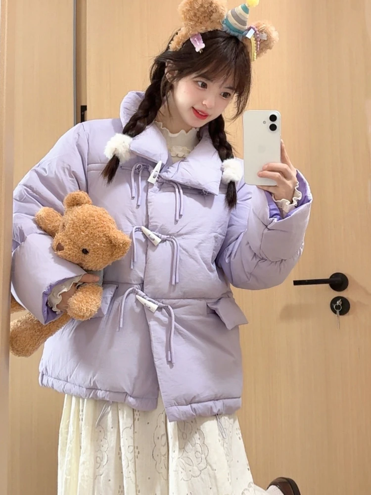 

Миниатюрный женский пуховик с роговой пряжкой, зима 2025 г., свободное пушистое пальто-пуховик, утолщенная термоизоляция