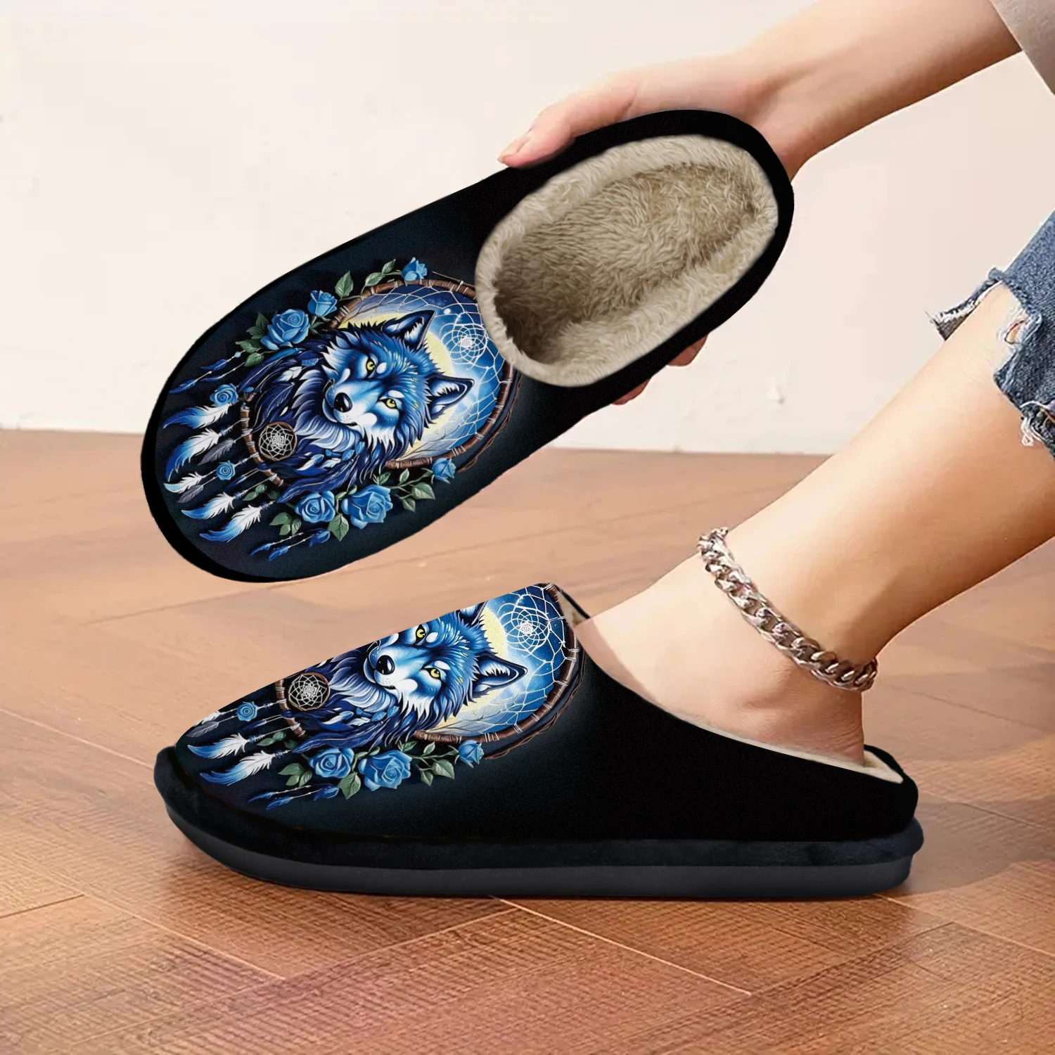 شبشب Cozy Wolf Dreamcatcher للنساء - نعل شتوي ناعم غامض داخلي/خارجي مع نعل مطاطي غير قابل للانزلاق،