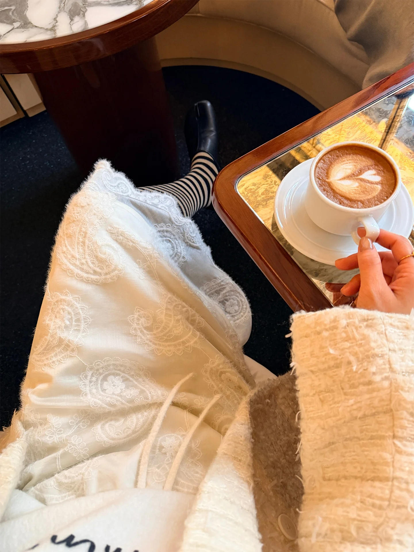 

Stunning White Lace ter Ne Dr Spring 2026 New Design Women's Faion Simple Sle Midi Skirt Polyester Fabric