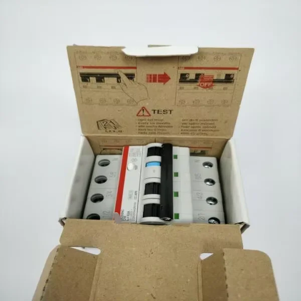 

1 шт. Абсолютно новый оригинальный автоматический выключатель дифференциального тока (RCBO) 2CSR2564-40R3164 DS203NC C16 APR300 для промышленной автоматизации ПЛК