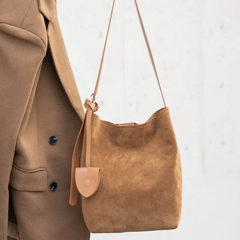 

Women's Bucket Tote Bag 2025 Fall Winter Popular Suede Leather Vintage Spacious Single Shoulder Bag High-Quality Crossbody Pack