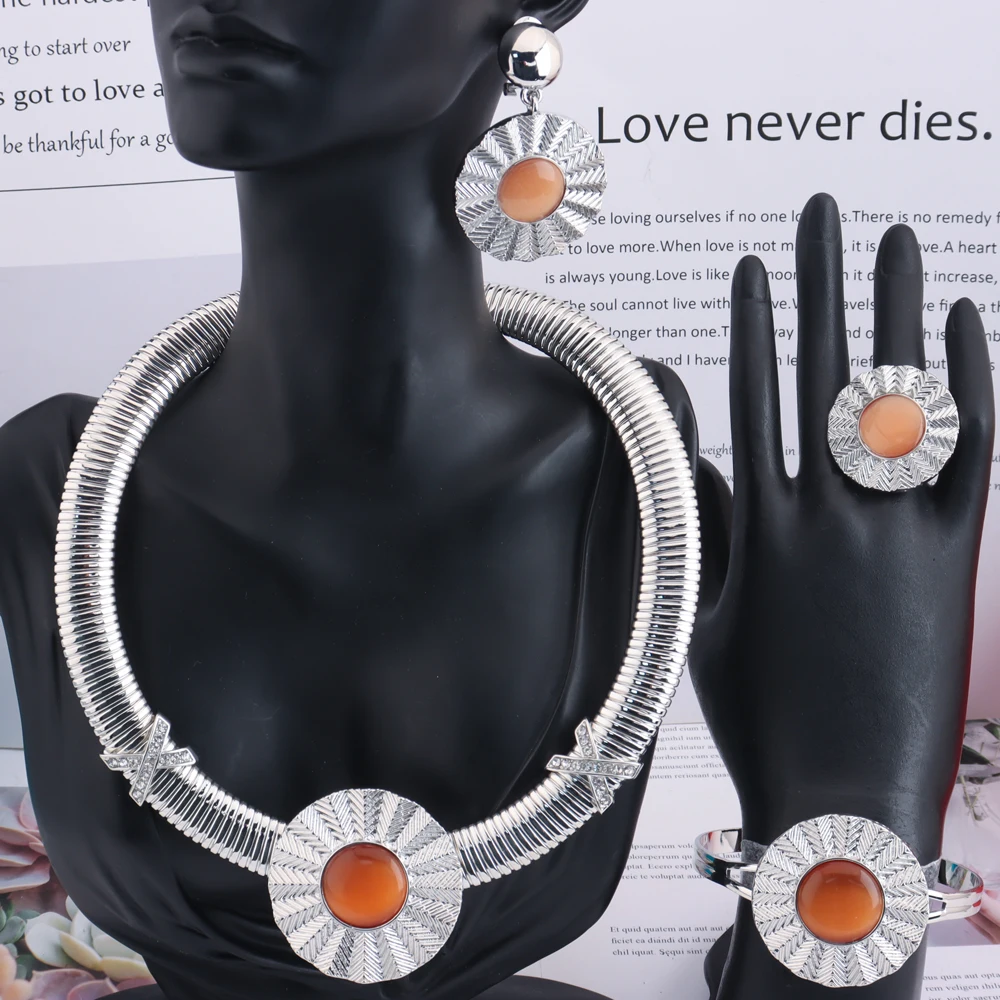 Luxuriöser Hochzeitsschmuck für Damen, Trendige Modeschmuck-Kollektion 2026, 18K Brasilianisch-Italienisch Vergoldete Schmucksets im Angebot – Detail 17