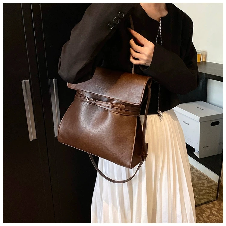 

Berlin Large Capaci Tote Bag Faionable Commuter Simple oulder Bag Women's Handbag Sli Crossbody Bag for Youth