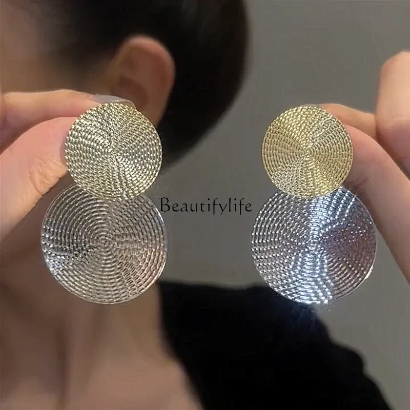 

Light luxury exaggerated earrings European and American temperament round sequined large circle earrings