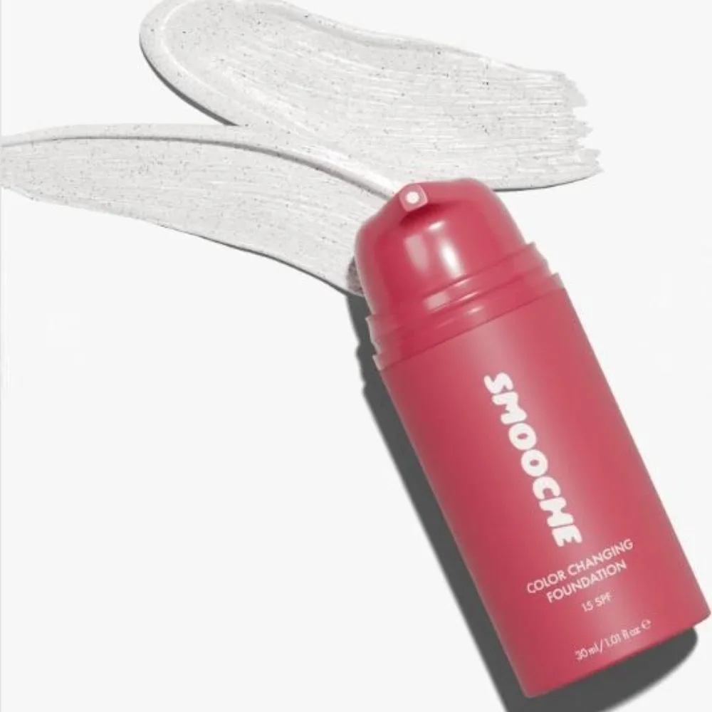 Base de Maquiagem SMOOCHE que Muda de Cor, Ajusta-se ao Tom da Pele, Hidratação Duradoura, Cria uma Base Leve e Impecável
