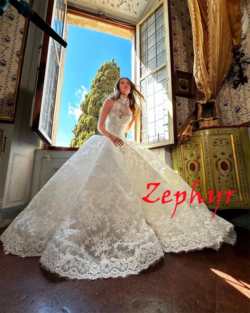 Robe De mariée en dentelle blanche, personnalisée, exquise, élégante, col licou, sans manches, traîne chapelle, fermeture éclair au dos