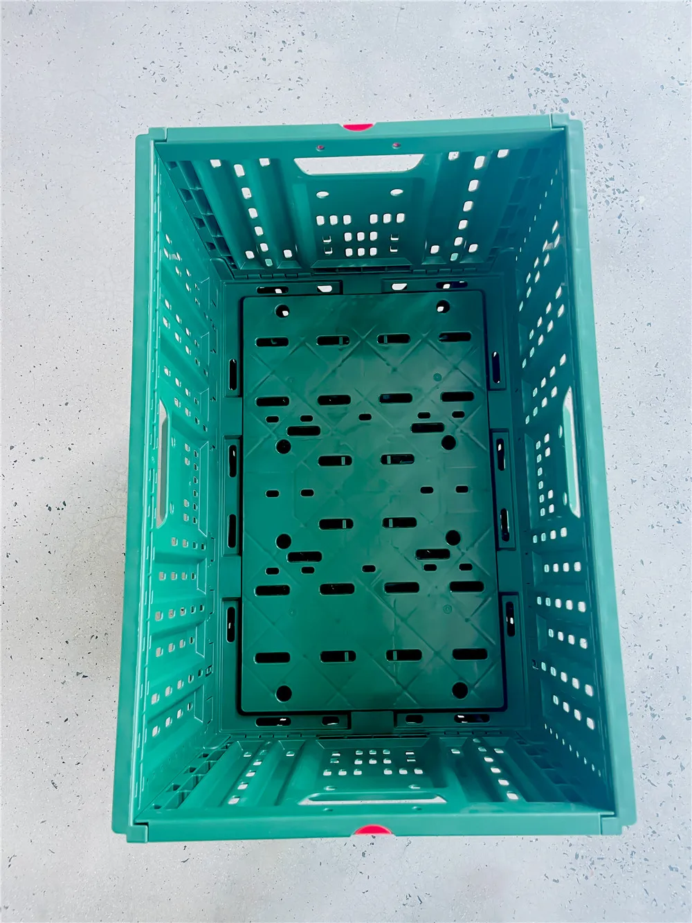 Großhandel grüne Farbe 23,6 x 15,7 x 11,8 Zoll Supermarkt wiederverwendbarer stapelbarer Obst- und Gemüse-Kunststoffkistenkorb für den Transport