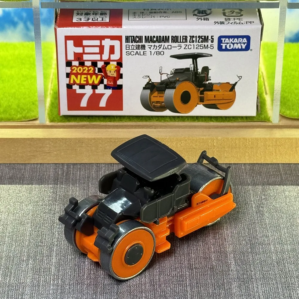 

Takara Tomy Tomica No.77 Hitachi Construction Machinery McAdam Roller ZC125M-5 Die Casting Static Alloy Car Mode