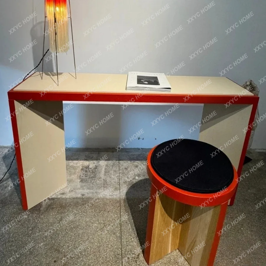 

Крем-ветер Light Luxury Art Xuantai Surprise Silence Антикварный стол