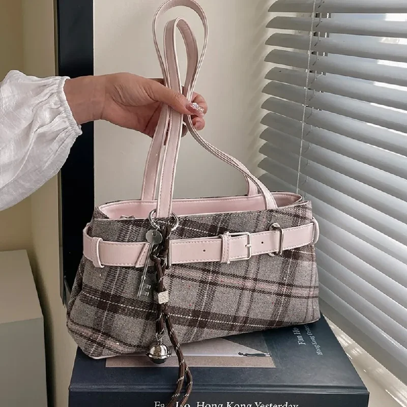 

2026 New Retro Plaid Women's Tote Bag Fashion Textured Shoulder Bag Large Capacity Versatile Work Commute Handbag