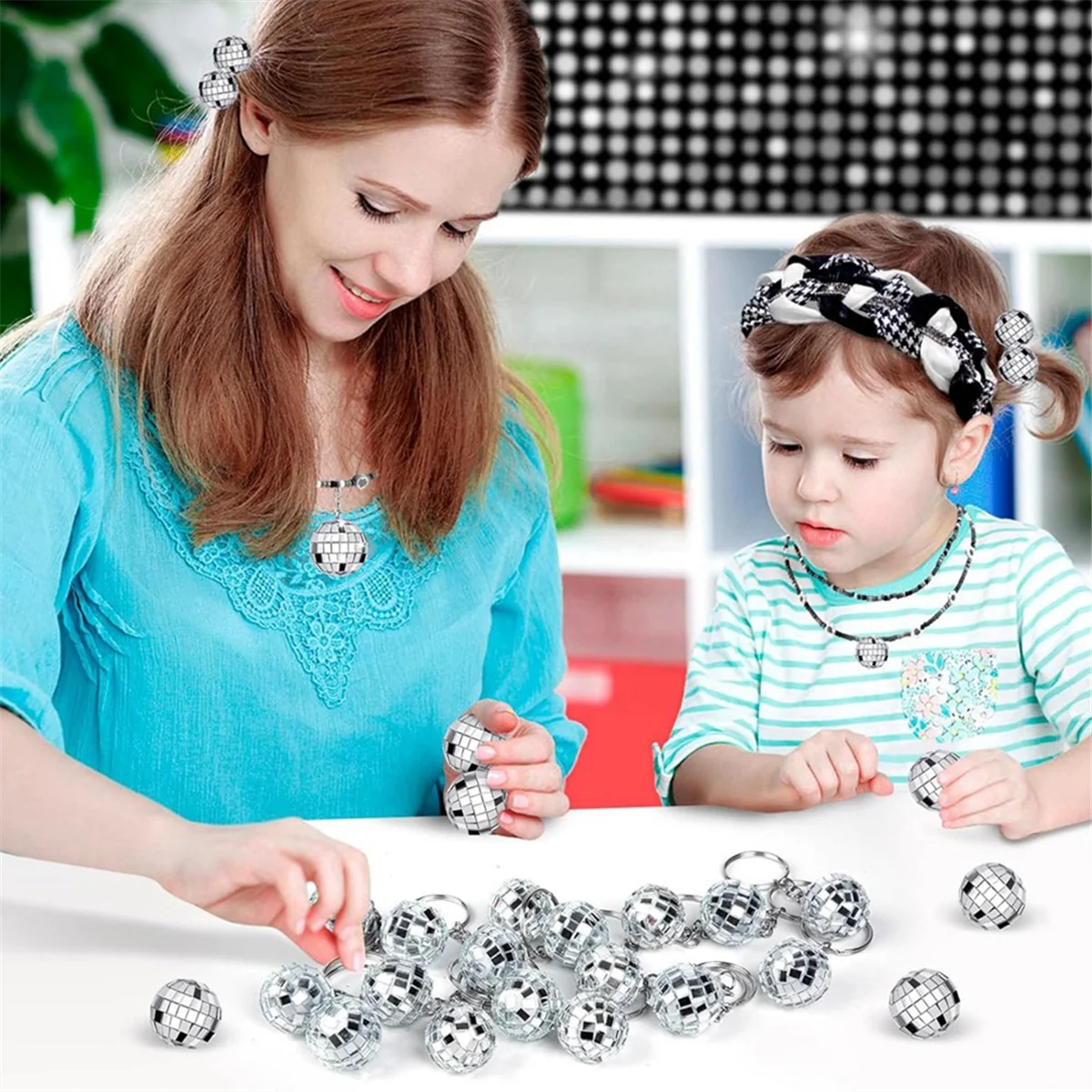 Portachiavi mini palla da discoteca da 50 pezzi, bomboniere sfuse con palla da discoteca a specchio per forniture da discoteca anni '70 e '80