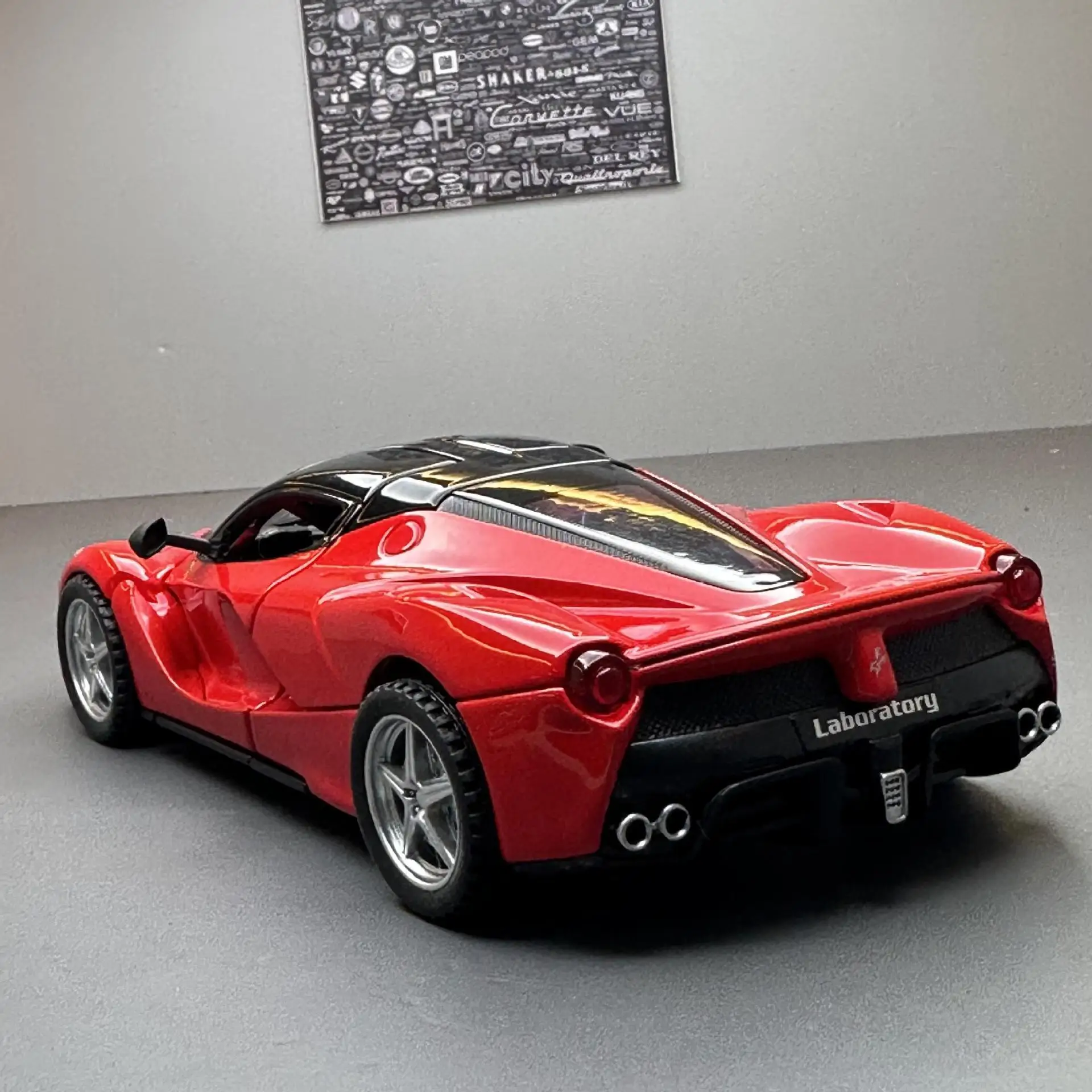 Ferrari Laferrari Alloy Sports Car Model, Diecasts Veículos De Brinquedo De Metal, Simulação De Modelo De Carro, Som e Luz, Presentes Para Crianças,