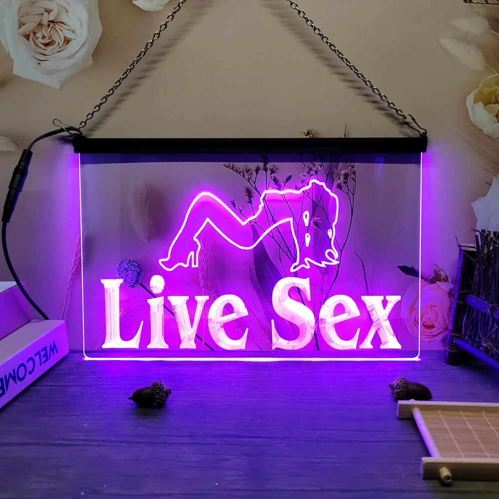 האם יש סימן LED מודרני שמתאים למסגרת שדה ומספק תחושה של סקסואליות?