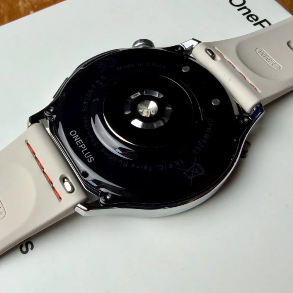 Weltpremiere OnePlus Watch Lite Smartwatch Globale Version Bis zu 10 Tage Akkulaufzeit Dualband GPS 1,46'' AMOLED-Display – Detail 8