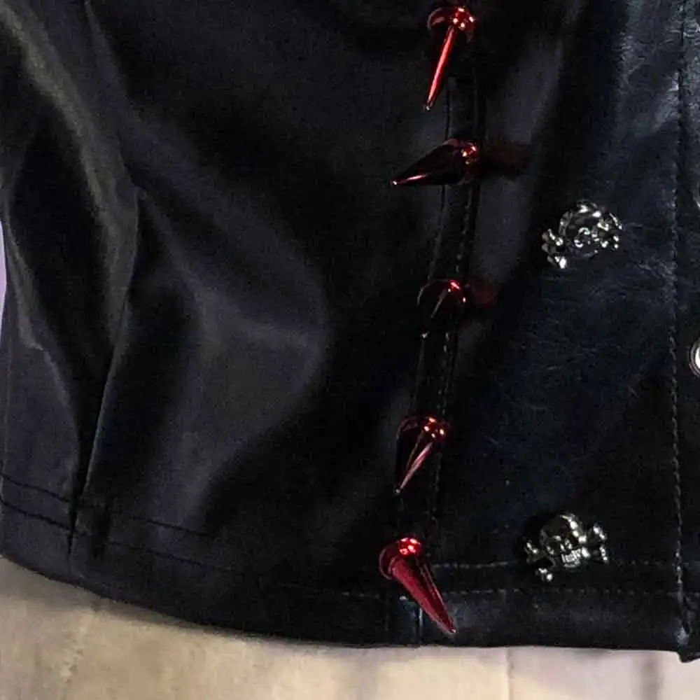 Eco fatto a mano Teen E-Girls Skull 2025 Grunge Harajuku anni '90 Carro armato gotico Fata FAI DA TE Punk Rock Kawaii Y2K TOP Borchiato Rivetto Goth