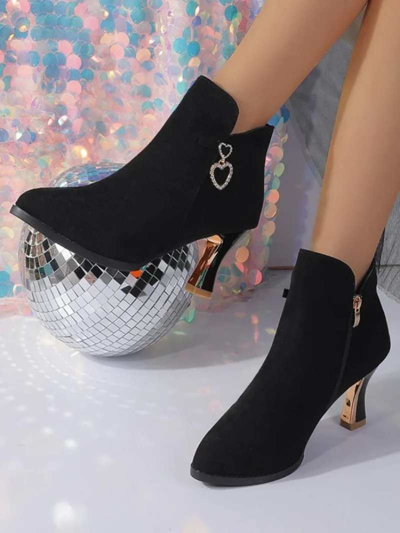 Übergrößen Damen Stiefeletten aus Wildleder mit spitzer Zehenpartie, Strass, hohem Absatz, seitlichem Reißverschluss, Herbst-Winter Damen Party Kurzstiefeletten – Detail 11