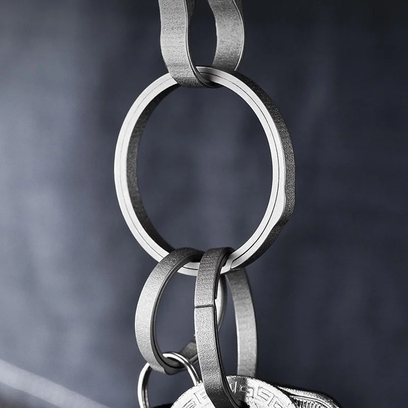 conjunto-de-chaveiros-de-liga-de-titanio-ao-ar-livre-super-leve-homem-carro-chaveiro-multifuncional-portatil-keyfobs-masculino-feminino-criatividade-presente