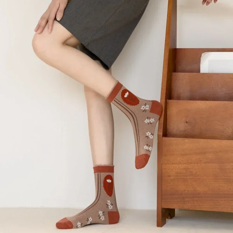 Skarpetki z kwiatowym nadrukiem damskie moda japońska długie skarpetki w stylu Vintage Harajuku Retro Streetwear kobiece damskie dziewczęce Kawaii śliczne skarpetki Sox — zdjęcie 7