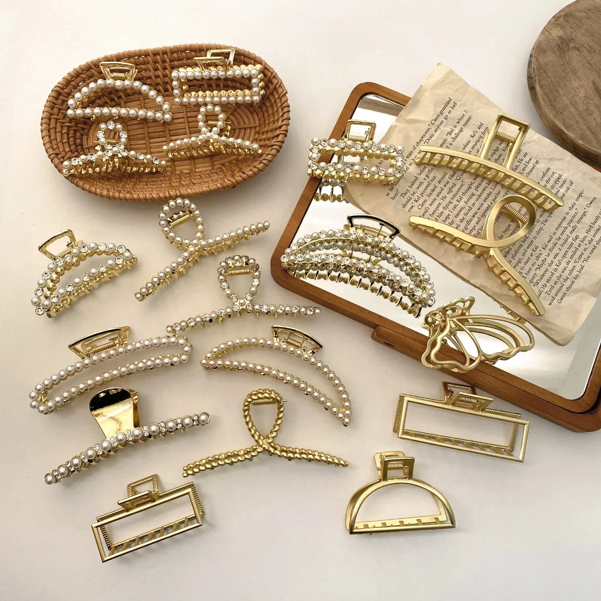 

Элегантная заколка для волос, полая заколка для волос, металлические заколки с геометрическим рисунком, аксессуары для волос для женщин и девочек, корейский головной убор 2022.