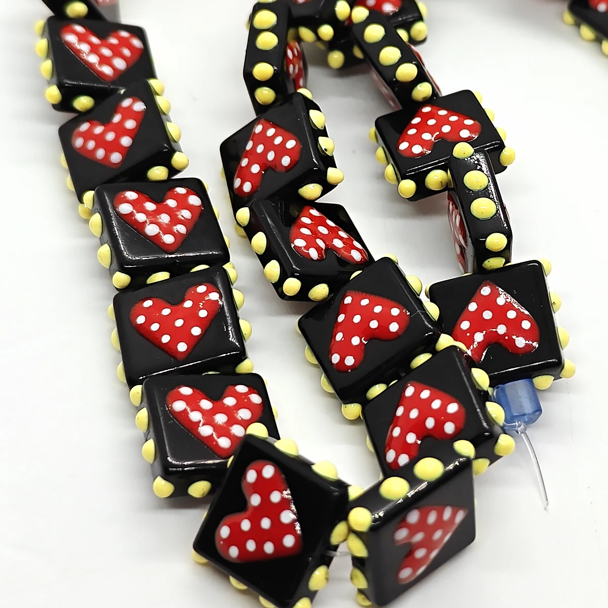 4/8 Stück 14mm Polka Dot Herzform Quadratische Mehrfarbige Lampwork-Glasperlen Liebesanhänger für DIY Schmuckherstellung Halskette Armband – Detail 4