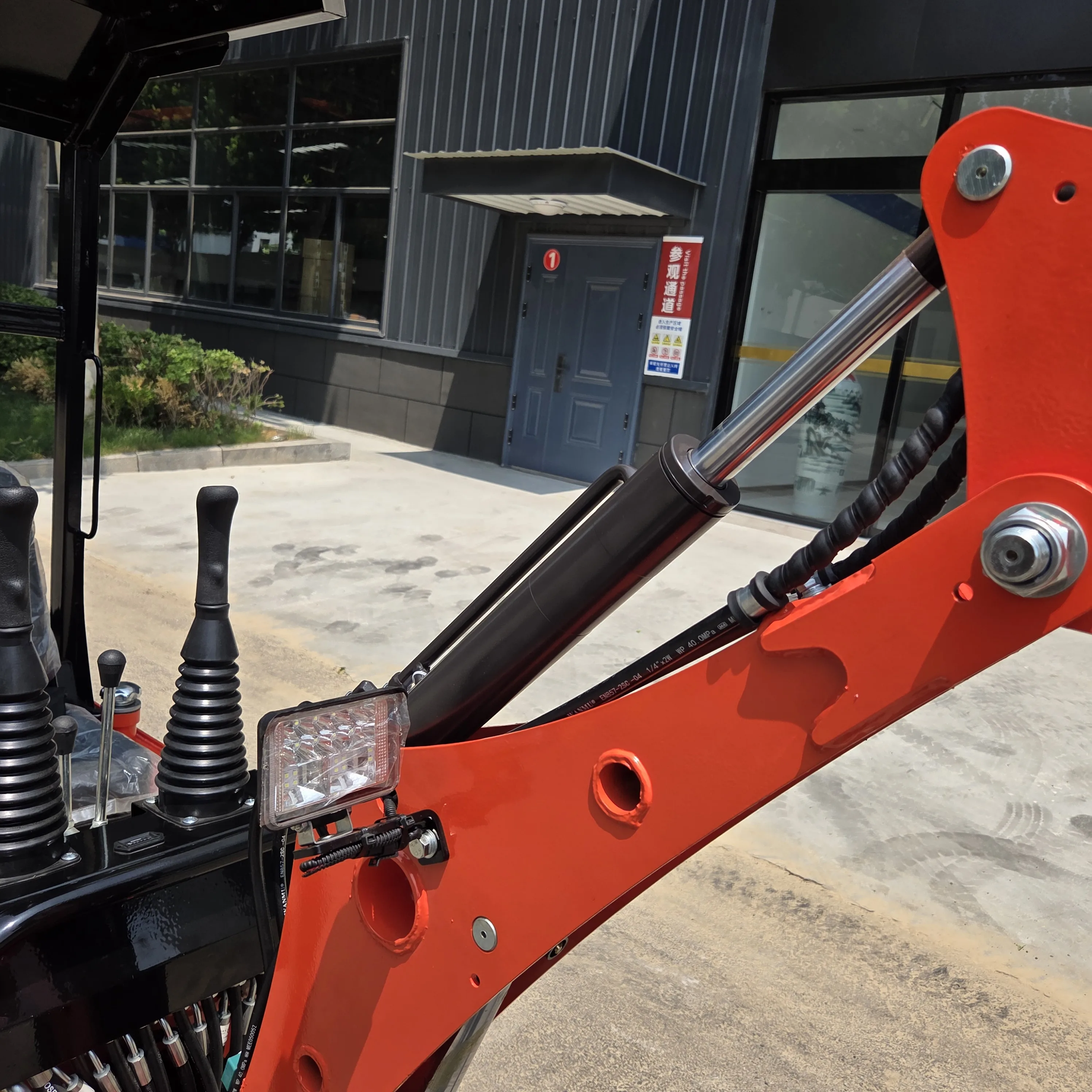 0.8톤 EPA 테일리스 미니 굴삭기 – 도시 건설, 조경 및 맞춤형 조경에 적합한 신모델