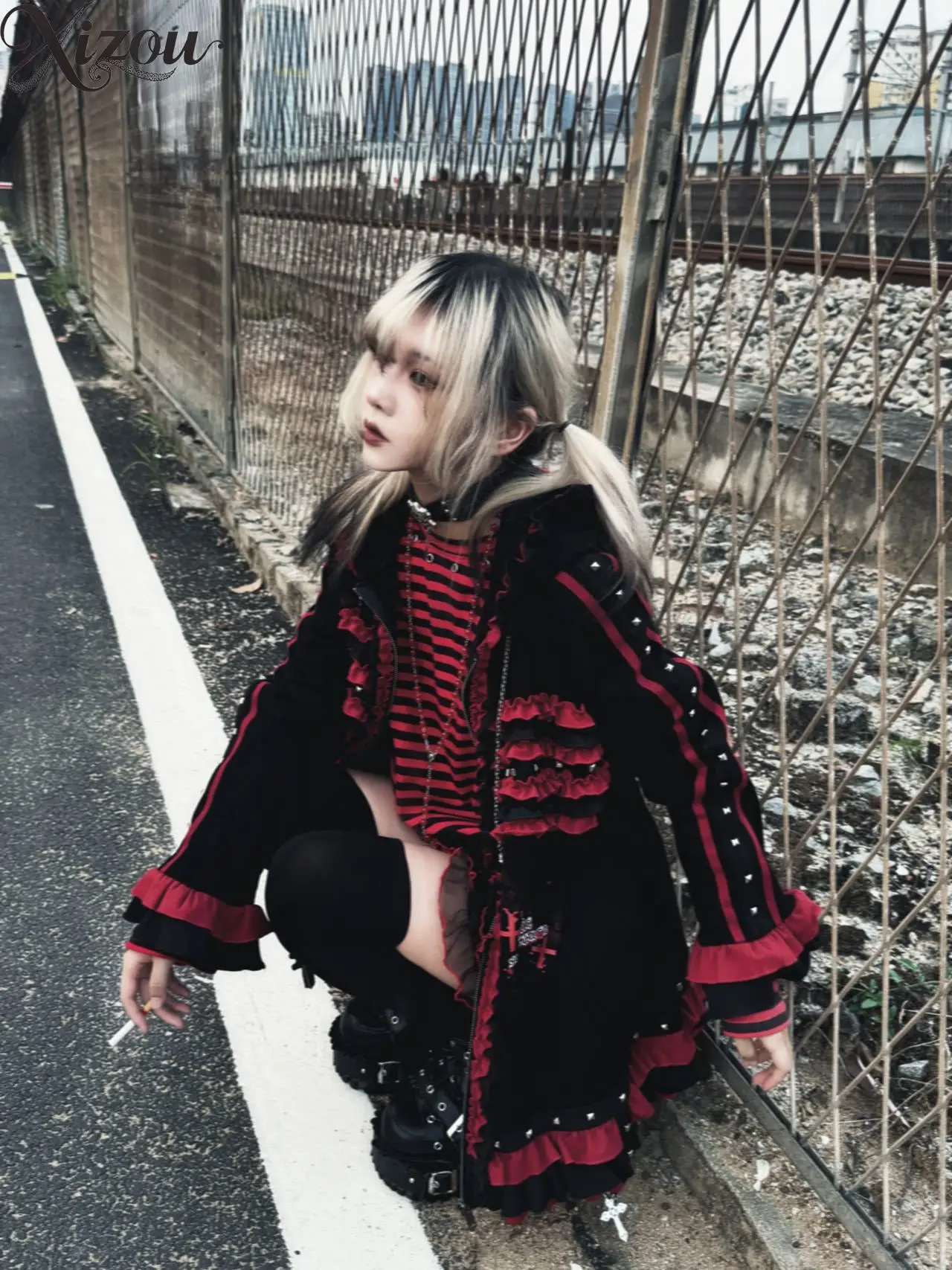 2025 اليابانية القوطية مقنعين سترة المرأة الخريف الشتاء أسود أحمر القط الأذن فضفاضة سستة طويلة الأكمام معطف خمر Y2k بلوزات #2