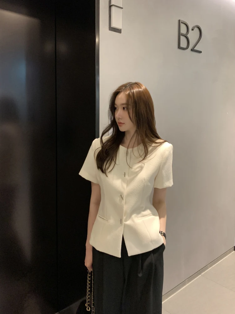 Ele White ort Sve round Ne Outerwear Women's Faion 2024 New Arrival Bubble Sve Premium Feel Top Commute Sle...