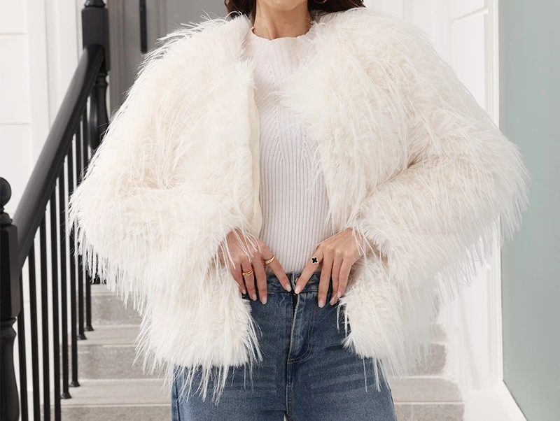 

2025 Long Hair Coat Women's Short Winter Plush Cardigan Loose Women