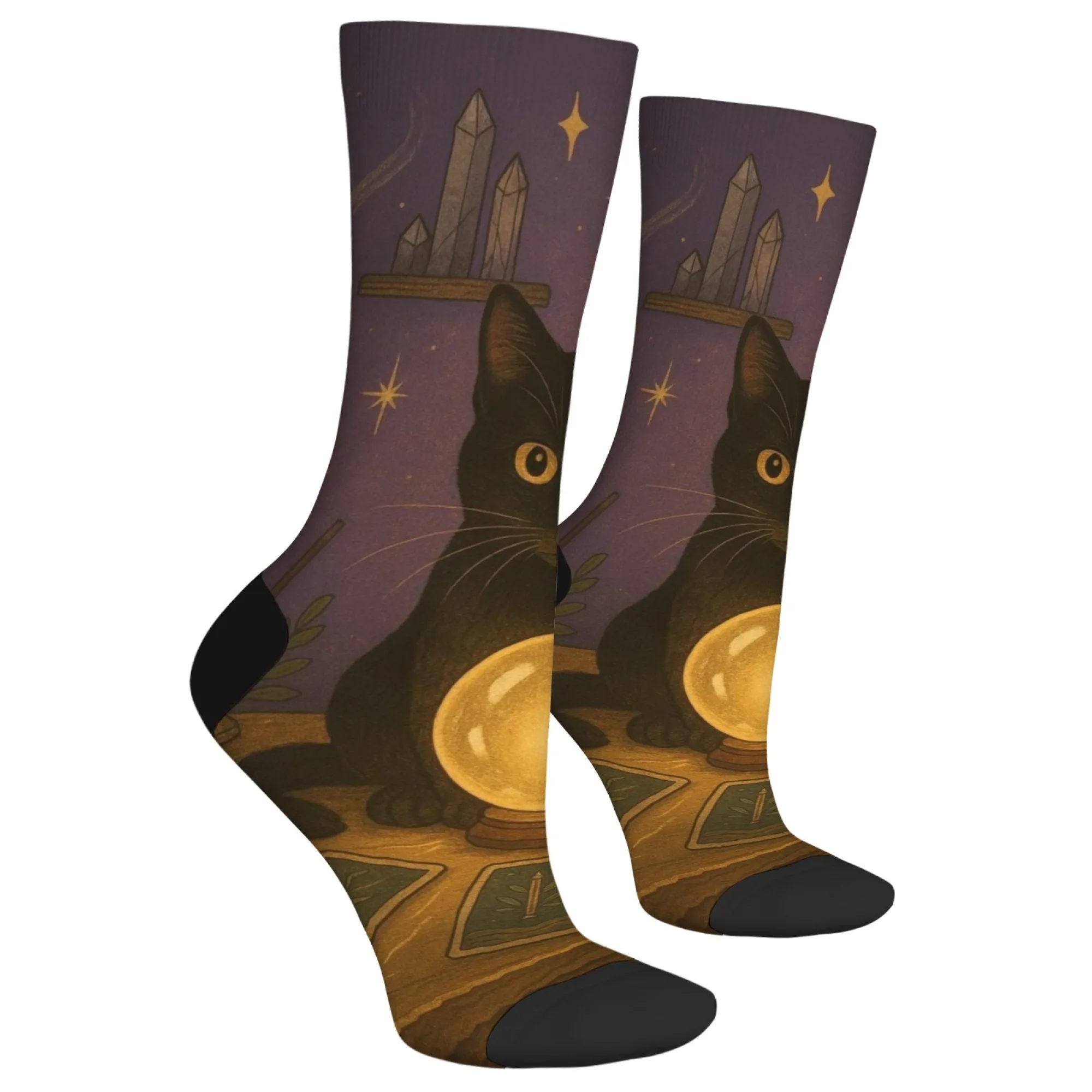 ถุงเท้าลายแมวดำพยากรณ์ศาสตร์ ลายคริสตัลบอล ไพ่ทาโรต์ พื้นหลังสีม่วง สไตล์แฟนตาซีลึกลับสีดำ