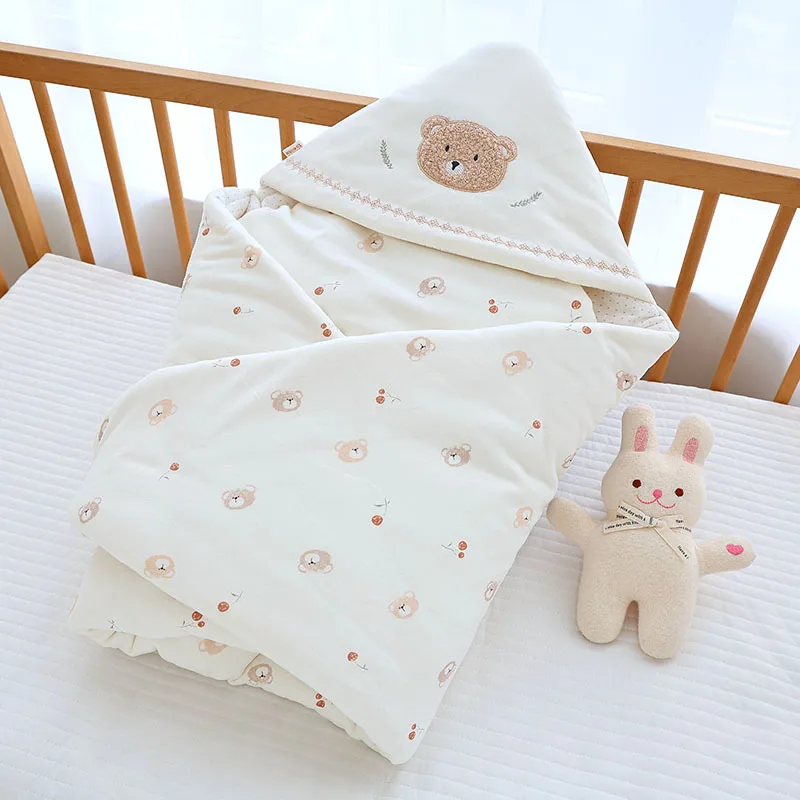 Kocyk Otulacz dla Noworodka 95*95cm Gruby Bawełniany Kreskówkowy Zimowy Otulacz dla Niemowlaka do Pokoju Porodowego na Zewnątrz Miękki Otulacz do Noszenia Prezent