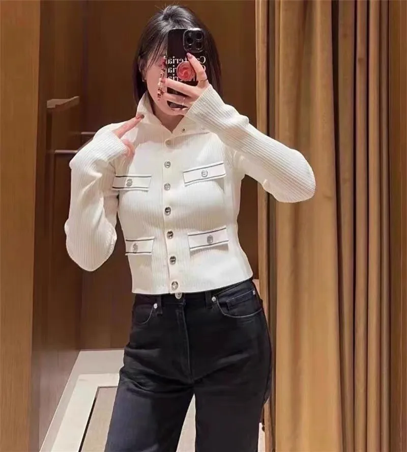 Suéter de malha vintage elegante feminino, manga longa, botões dourados, tops de malha, macacões chiques de senhoras, cardigans para outono, 2024