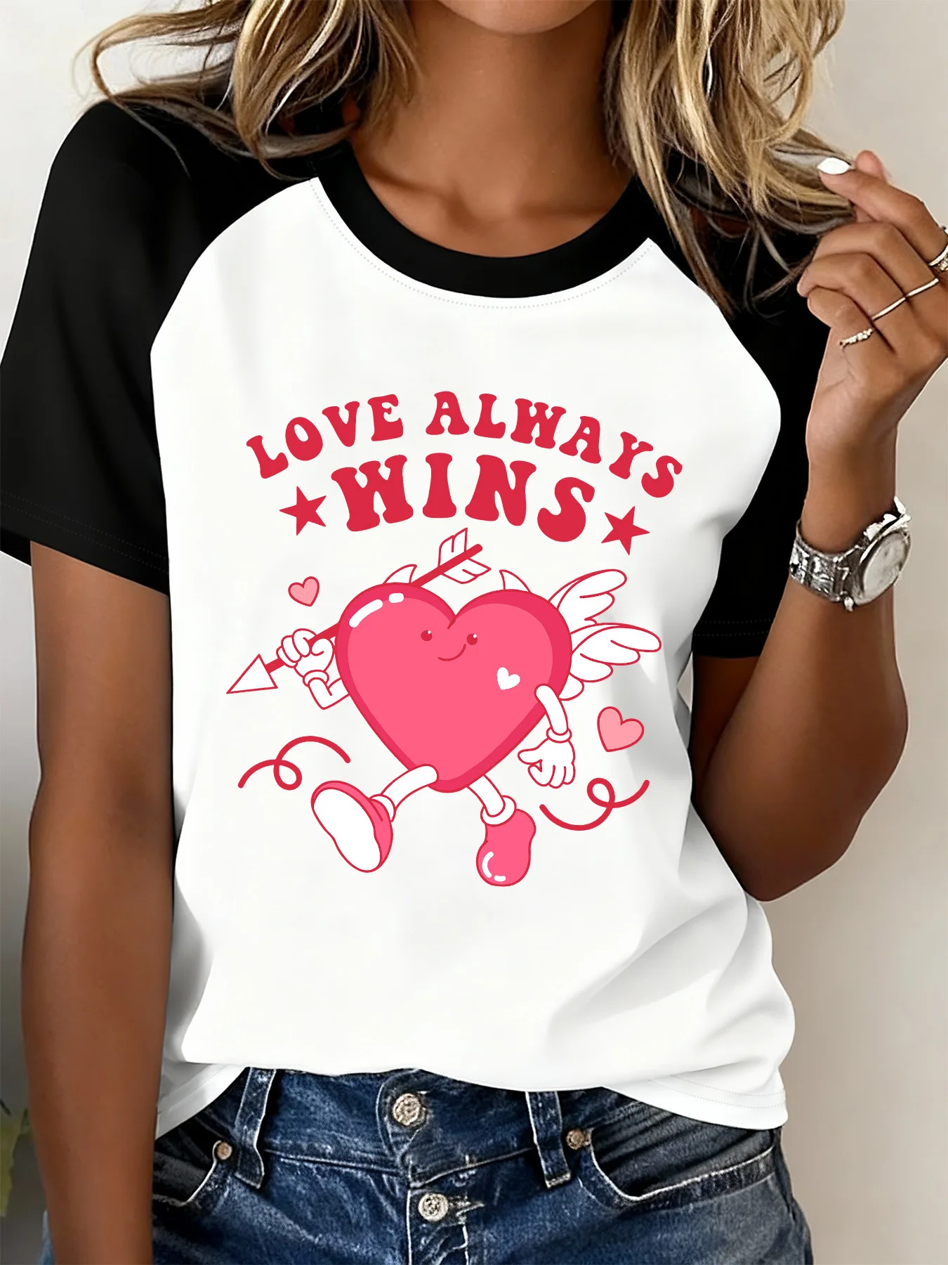 Fashionable T-Shirt with Black and White Color Combination, Heart Wings Letter Print, Raglan Short Sleeves, Valentine's Day Label