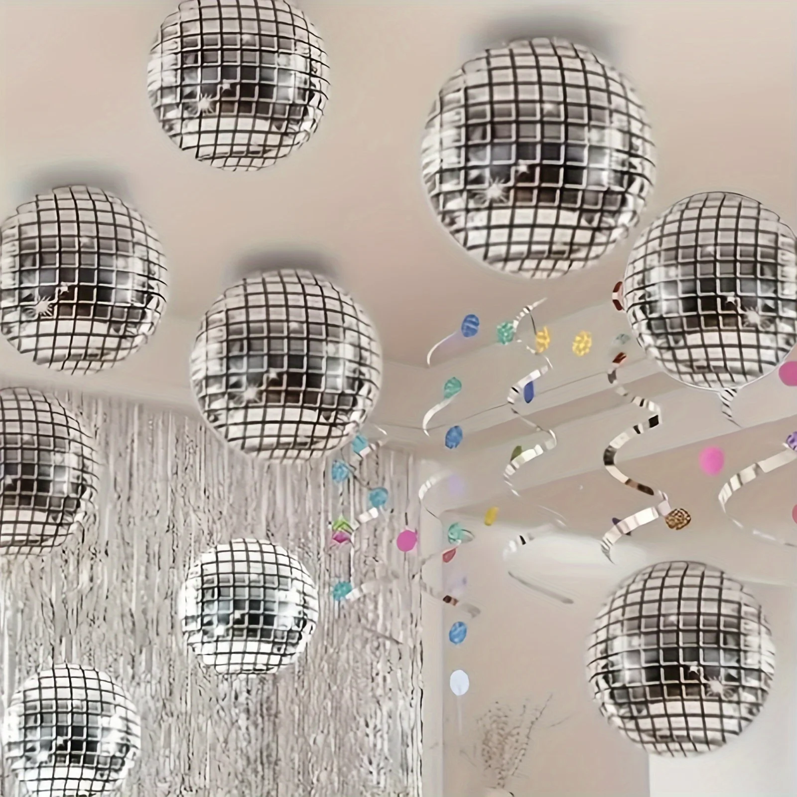 Silberne Disco-Ballons eignen sich für Geburtstagsfeiern, Jubiläen, 70er- und 80er-Jahre-Themenveranstaltungen, Cocktailpartys und Tänze. – Detail 10