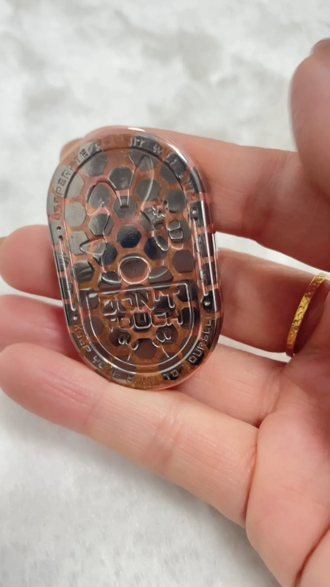 Superconducting Rabbit Motion Push Plate EDC, decompression toy