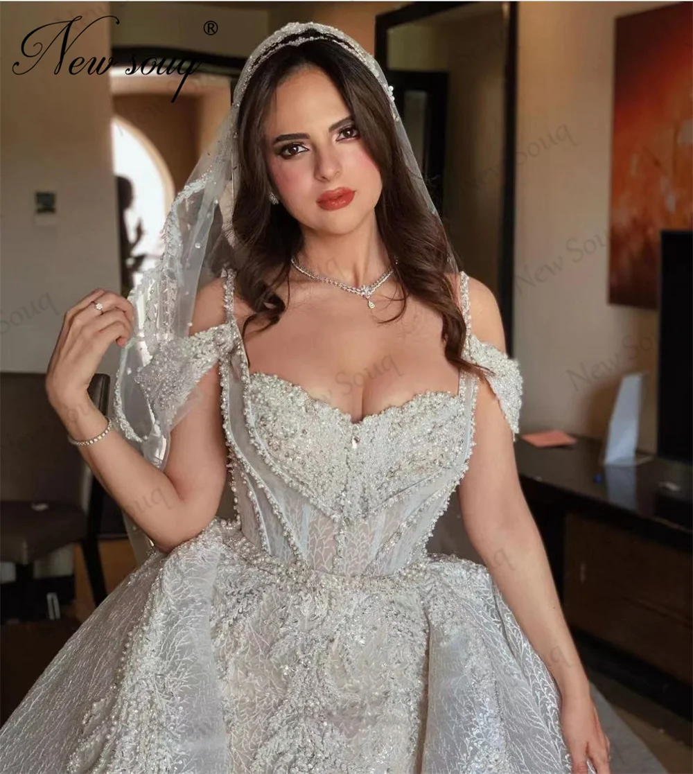 

Exquisite Ball Gown Wedding Dresses Robes De Mariee Saudi Arabia Off Shoulder Birdal Gowns Glitter Pearls Engagement Bride Dress