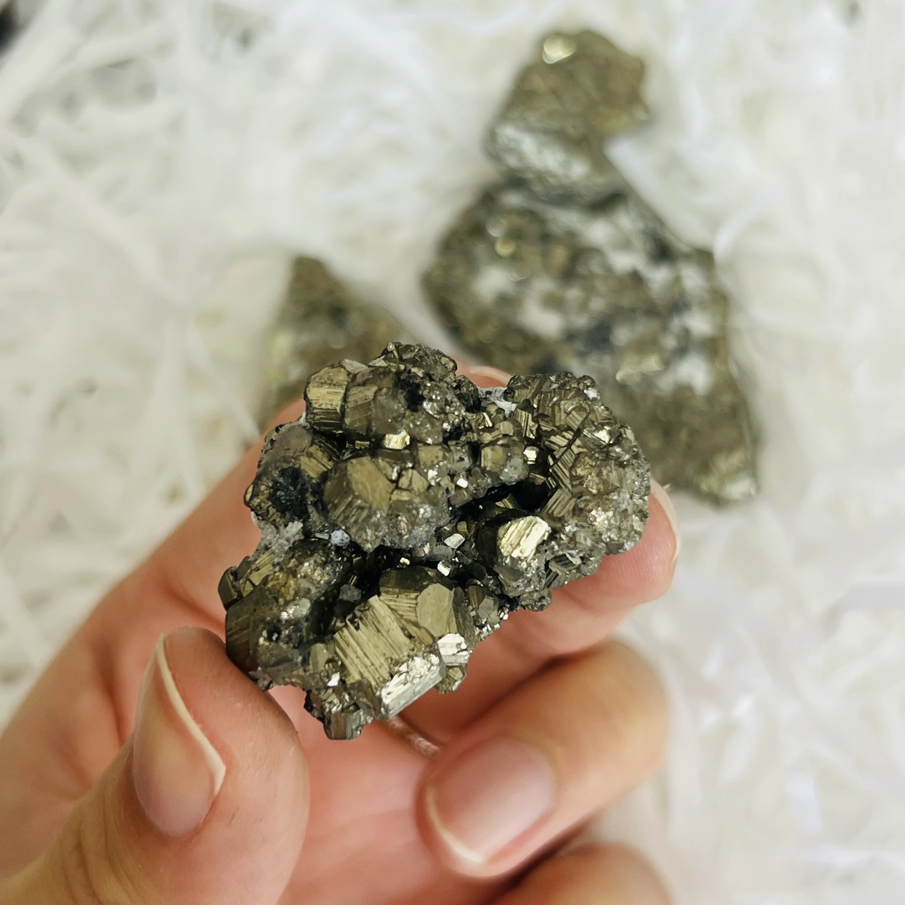 1pcs Natural Copper Pyrite Mineral Specimen Chalcopyrite Crystal Rock Stones Original  Cluster Collection