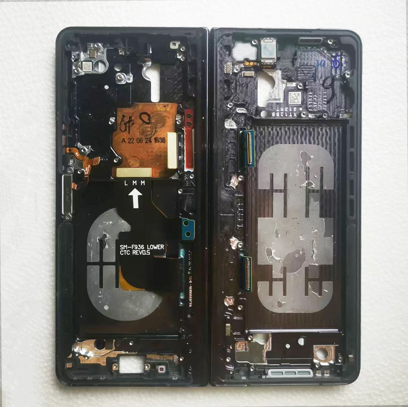 Housing Middle Frame  With Hinge Rotating shaft  Flex Cable Assembly Small Scratches  for Samsung Fold 4 F936 U F N
