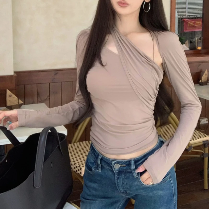 Vintage Irregular Strapless Sexy Slim Long-sleeved T-shirt Women 2024 Autumn New Streetwear Pleated Solid Color Casual Crop Tops