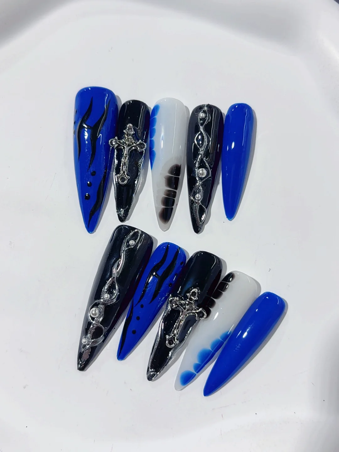 

4cm Irregular Fingertip Art Personalized Handmade Nails (L154)